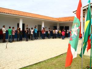 Foto de uma fila nas Eleições 2010